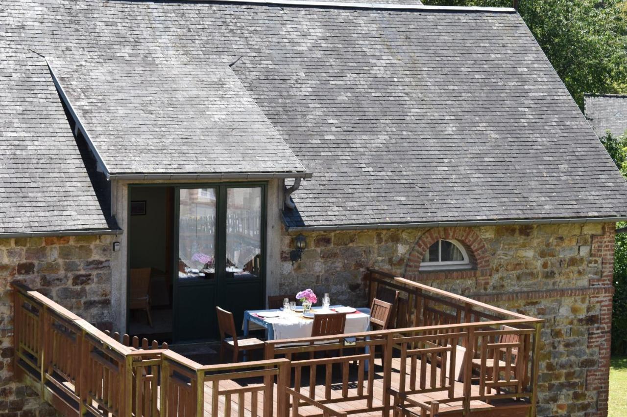 Gites In Le Neufbourg -Mortain 외부 사진