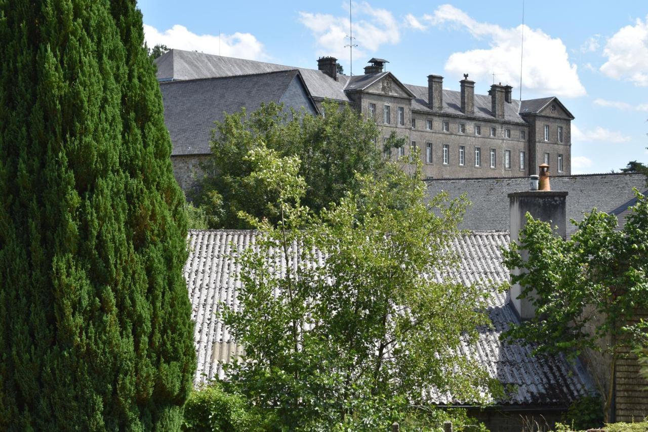 Gites In Le Neufbourg -Mortain 외부 사진